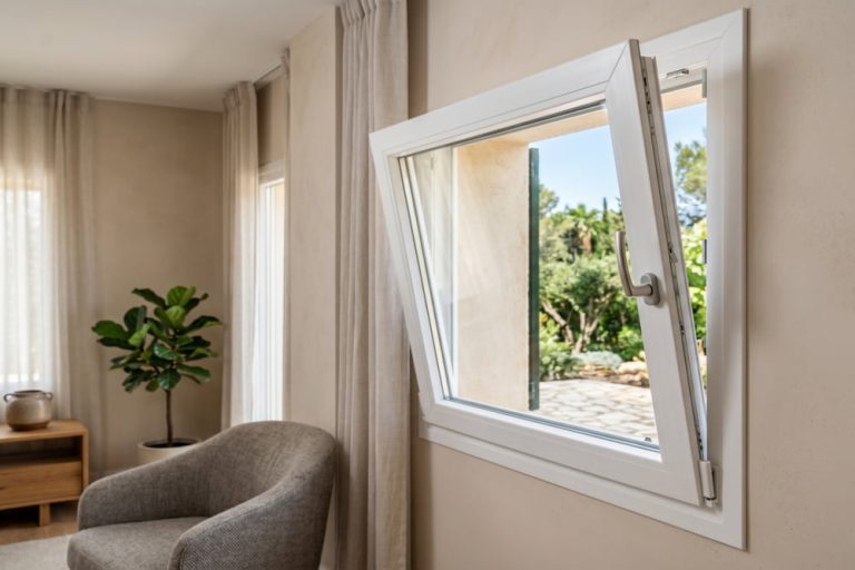 ventana oscilobatiente